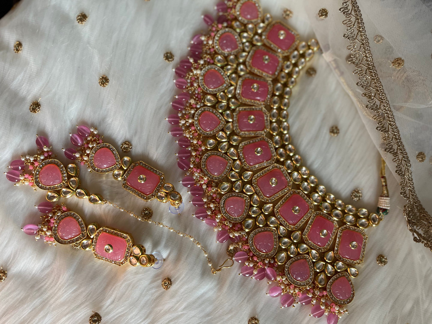 high Quality kundan set with earring and tikka